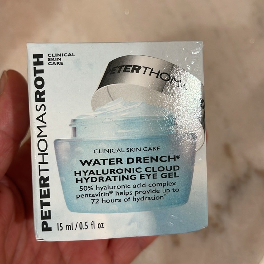 Peter Thomas Roth Clinic full facial skin care set - Picture 11 of 14